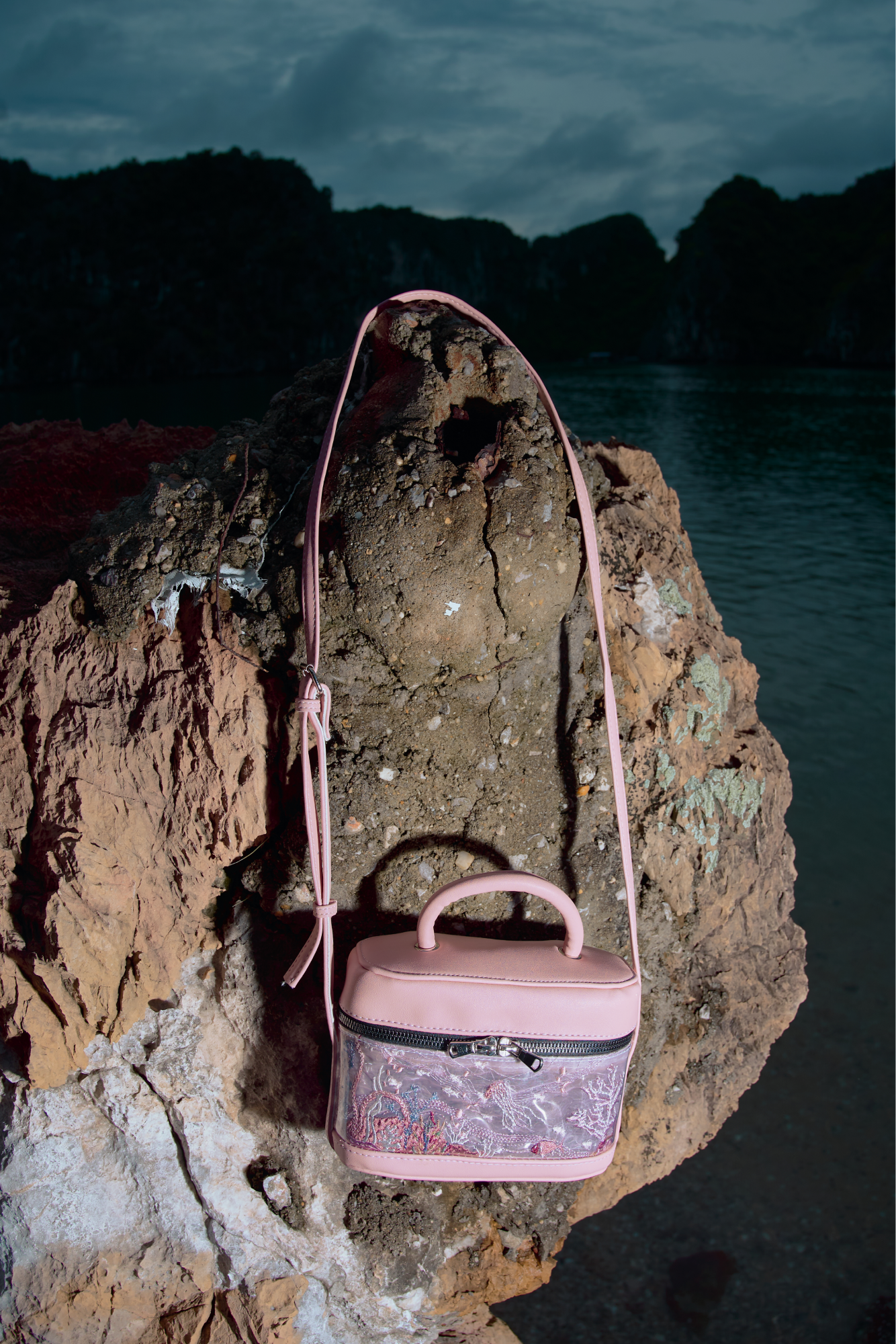 ngaos_ocean_child_cross_bag