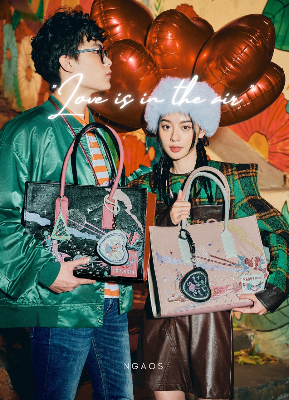 Artbook Handbag - Lover's Edition - NGAOS UK