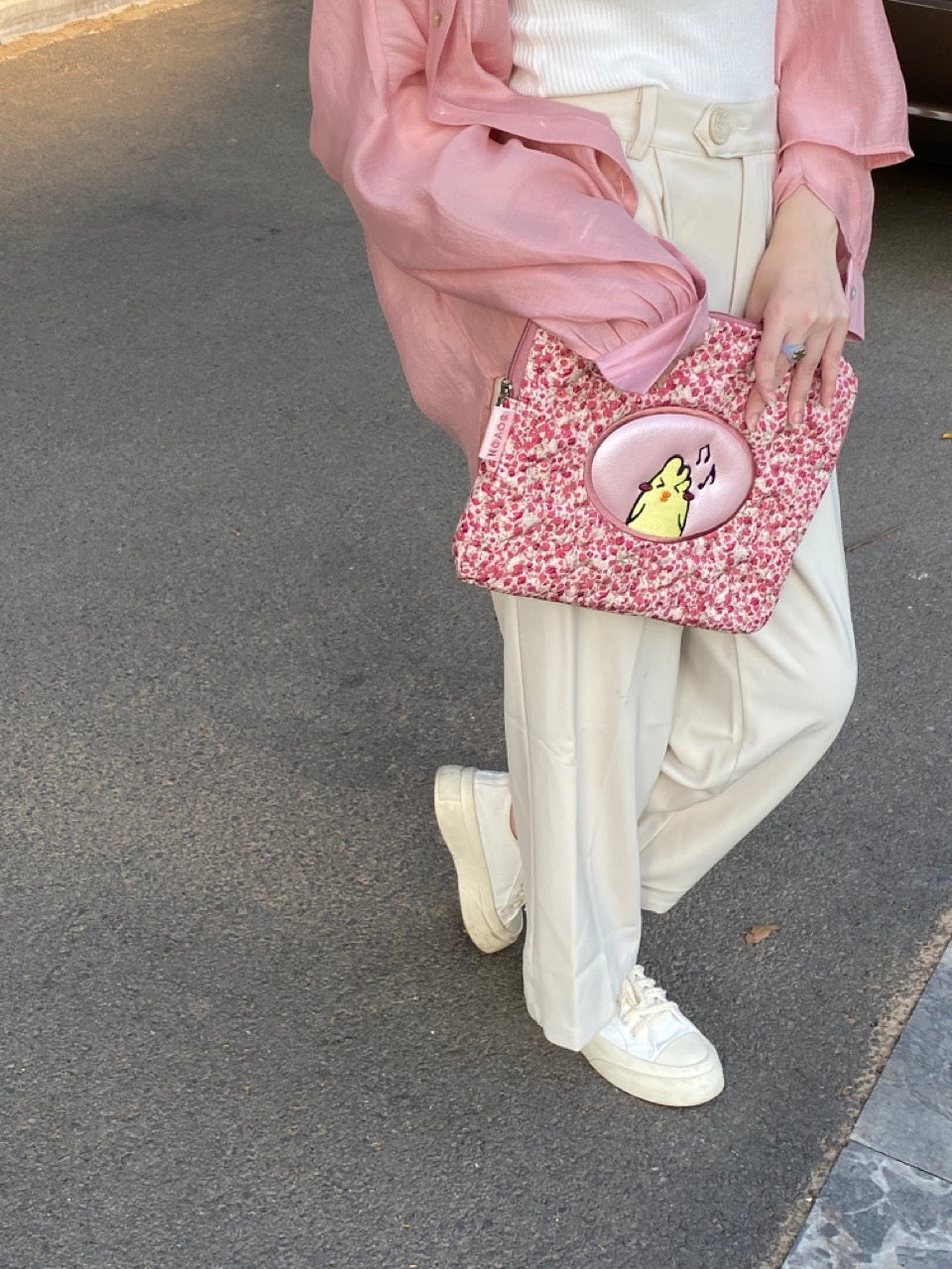 ngaos_accessories_laptop_cover_embroidery_hot_pink