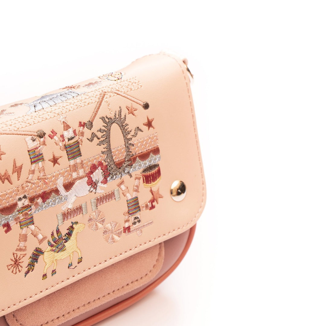 ngaos_crossbody_bag_candy_crush_nude_pink