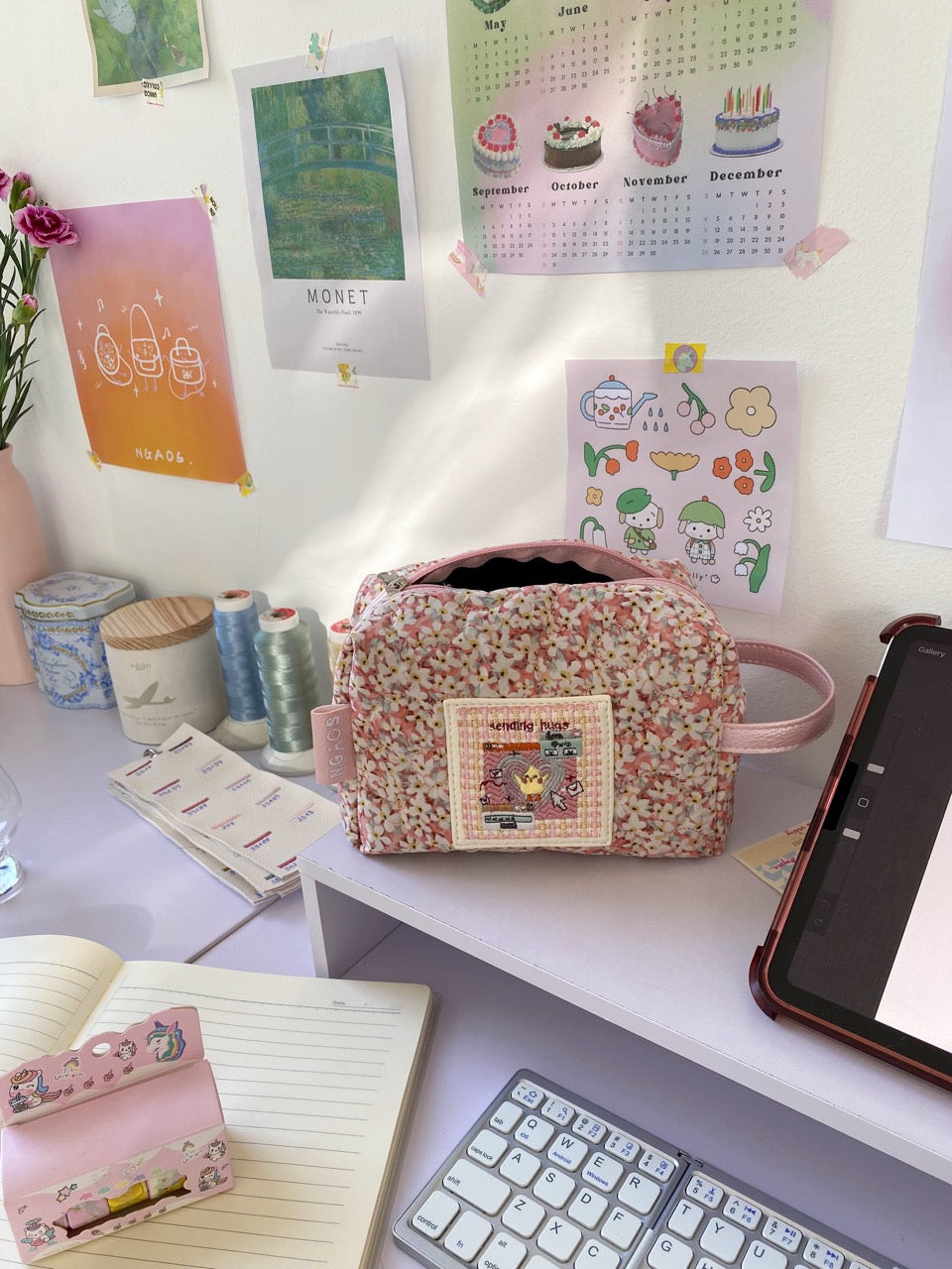 ngaos_cutie_embroidery_floral_pouch_light_pink